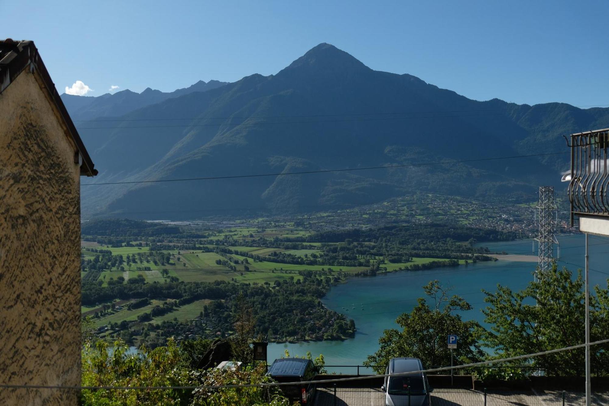 Appartamenti Montemezzo Le Case In Pietra Vista Lago Gera Lario Exterior foto